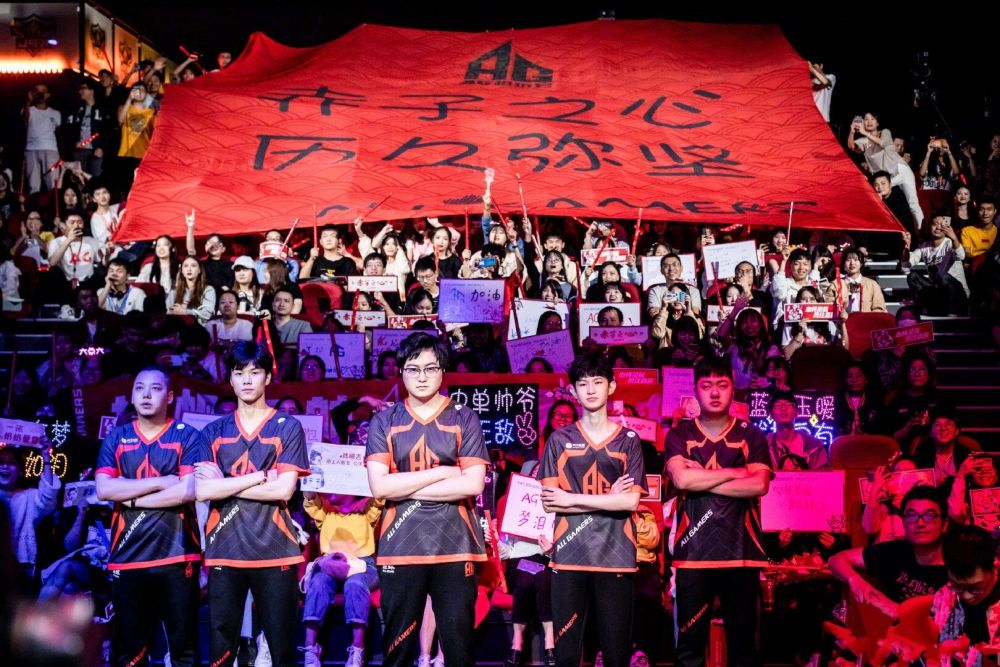 德斯的深厚