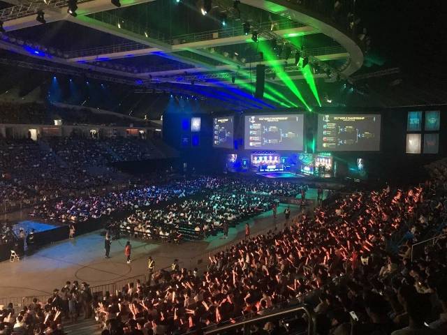 内的10名 内的10名